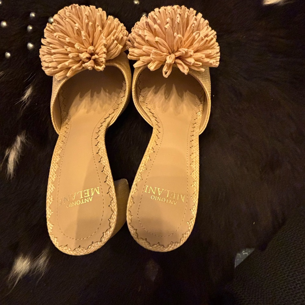 Antonio Melani Beige Floral Heels - Picture 2 of 4